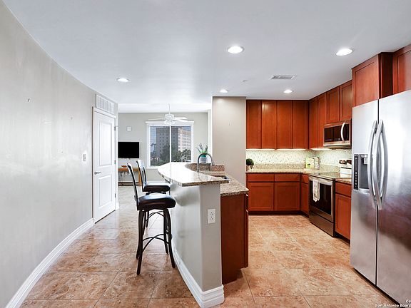 5th image of 215 Center St. #506