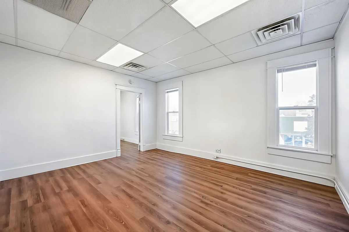 Building Photo - 5 S Parish Ave #1