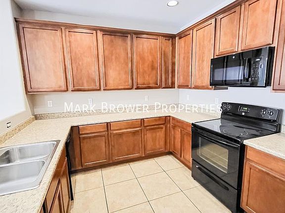4th image of 1021 S Deerfield Ln