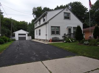4251 S 10th St, Milwaukee, WI 53221