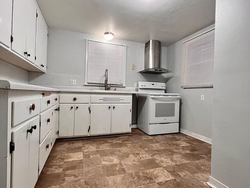 1st image of 419 Sylvan St
