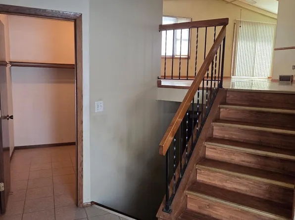 1917 Gunflint Trl N, Brooklyn Park, MN 55444