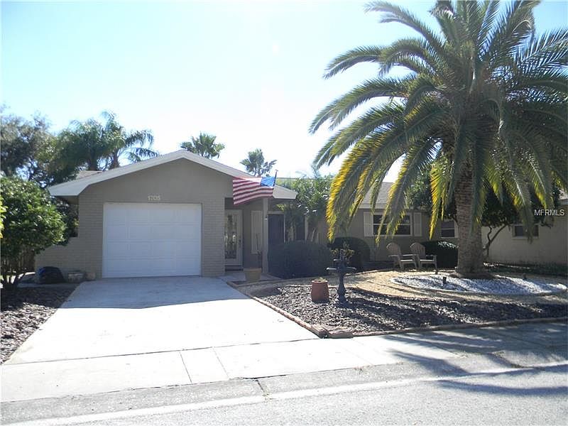 1st image of 1705 Hibiscus Cir N