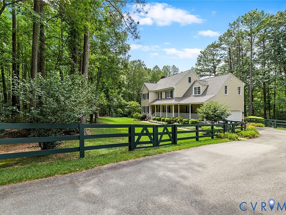1st image of 18572 Willoughby Heights Ln