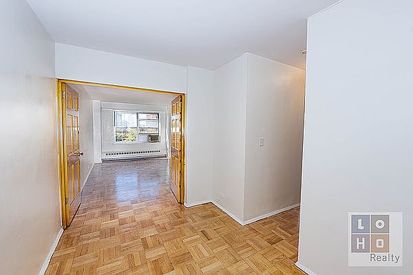 1st image of 570 Grand St APT H907