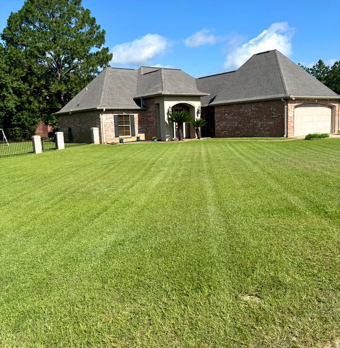 104 W Tyler Ln — Photo 3