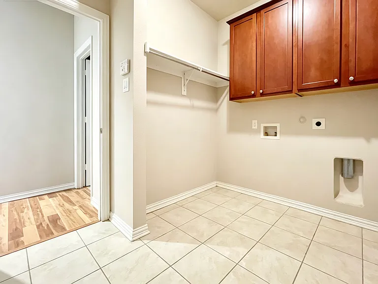 1713 Snow Owl Ct — Photo 23