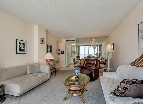 5th image of 140 Seaview Ct APT 901N