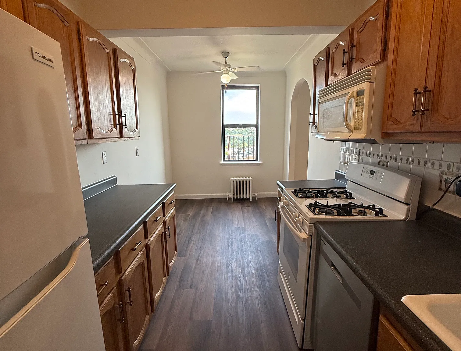 2 bed, $2,950 — Photo 3