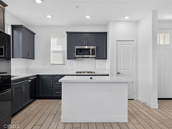 3rd image of 41114 Northwestern St