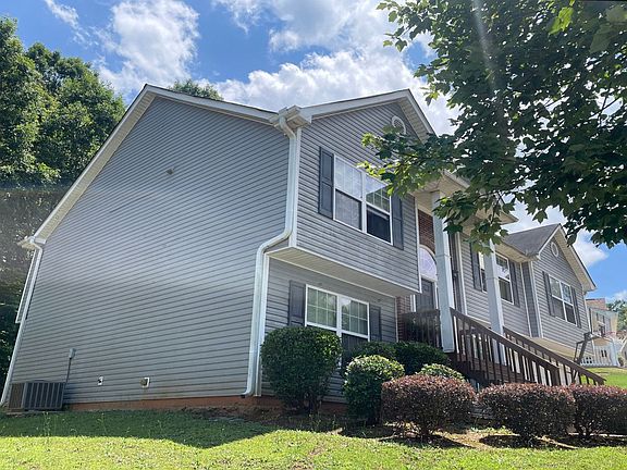3rd image of 4276 Round Stone Dr