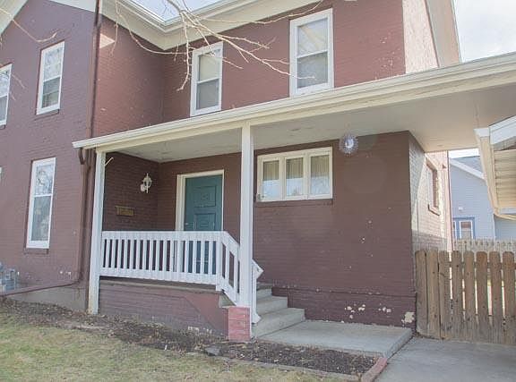 3rd image of 611 Western Ave