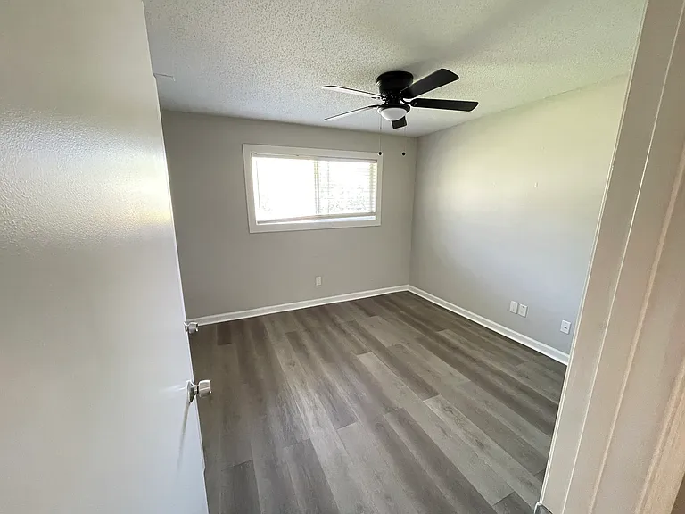 University Crossings Apartments — Photo 35