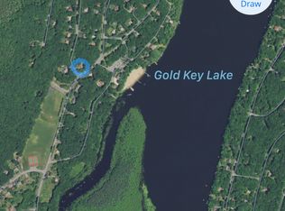 124 Gap View Rd, Milford, PA 18337