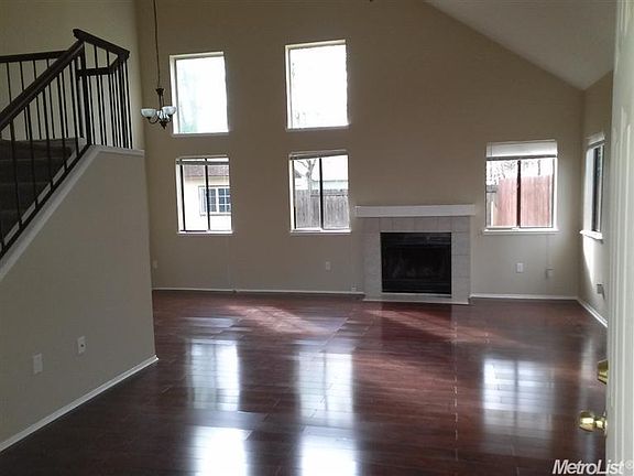 5th image of 6809 Montauban Ave