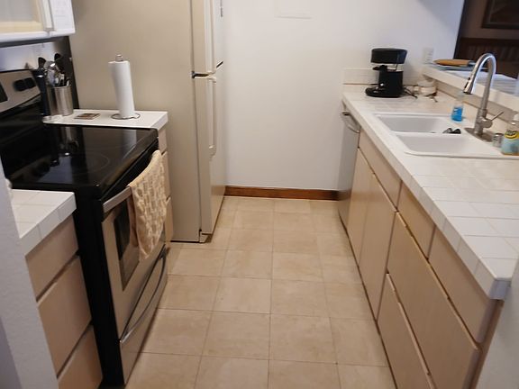 5th image of 6000 Bixby Village Dr APT 13
