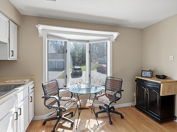 3rd image of 4603 Deerfield Cir #4603