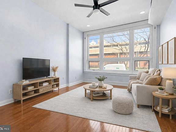 3rd image of 1712 W Girard Ave