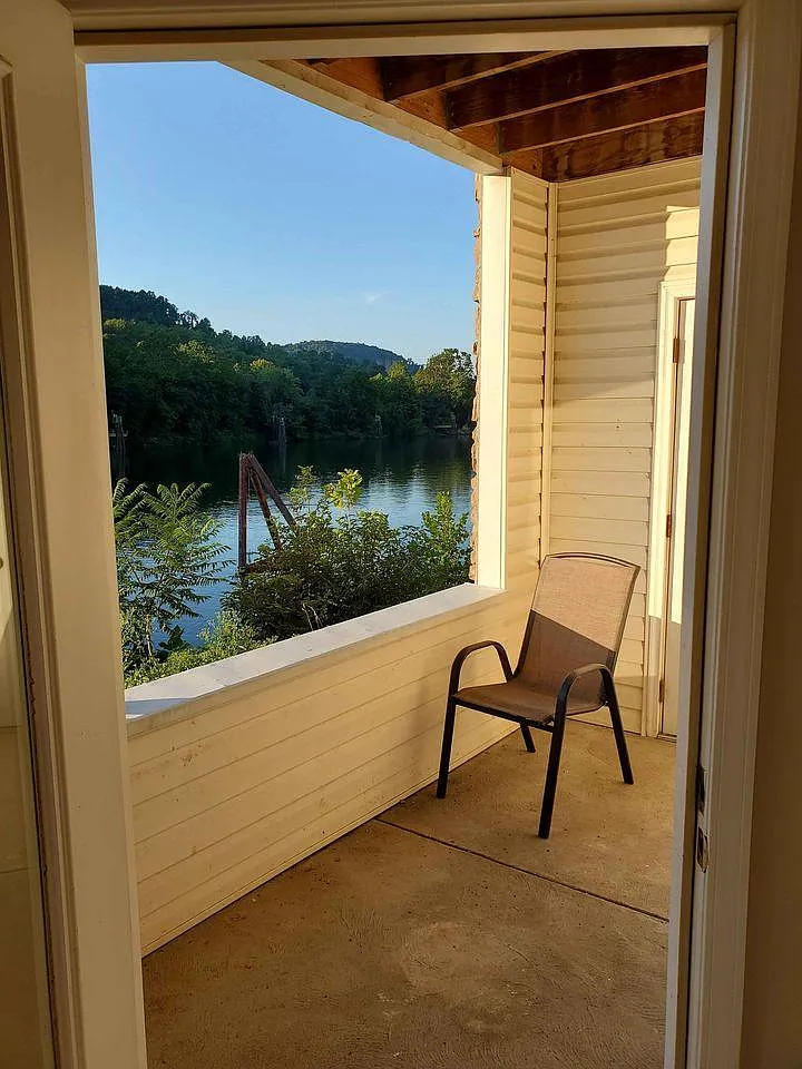 4 bed, 1448 sqft, $1,200 — Photo 1