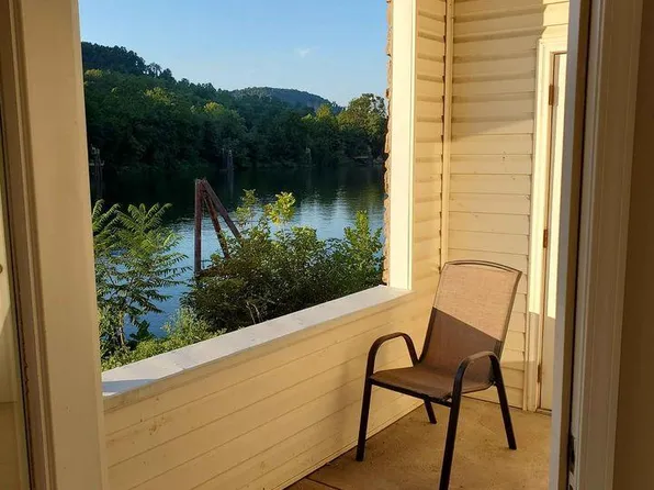3103 University Commons Dr, Morgantown, WV 26505