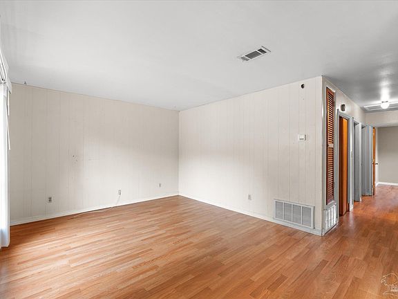 5th image of 216 Revere Dr
