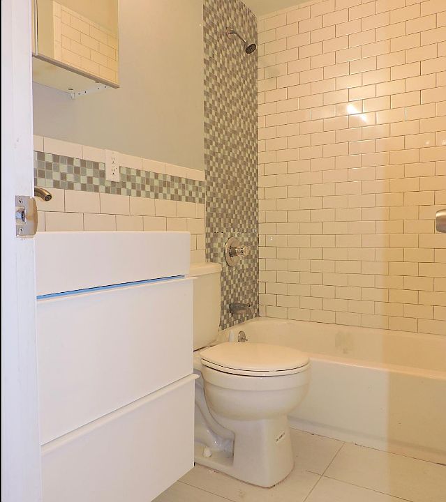 2nd image of 2042 Pacific St #2VB