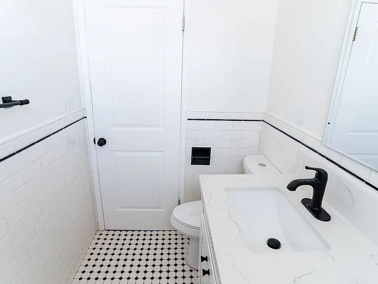 4531 E Anaheim St — Photo 7