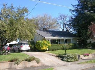 1011 NW Lawnridge Ave, Grants Pass, OR