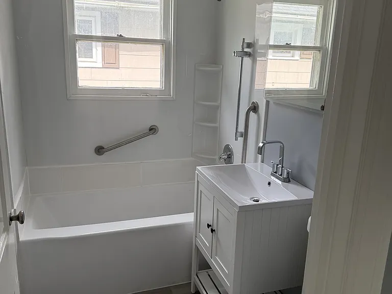 950 Riverview St NW — Photo 4