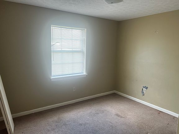 4th image of 1721 Highland Way #A