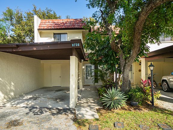 4th image of 8738 Seagrape Ct