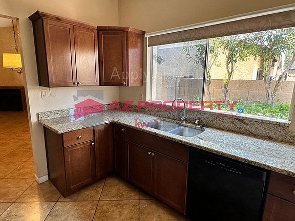 4th image of 2610 W Winchcomb Dr