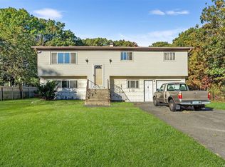 214 4th Ave, Holtsville, NY 11742