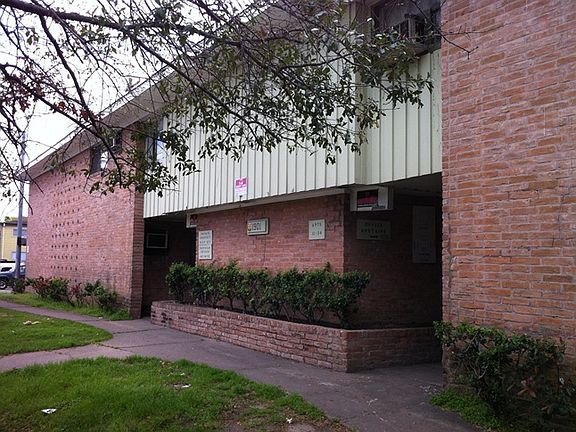 Right on Richmond, walking distance to everything!