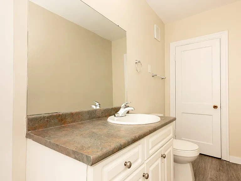 331 Marion St #2 — Photo 25