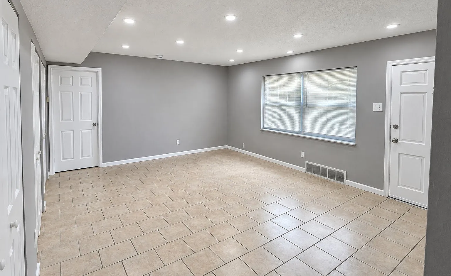 3 bed, 1298 sqft, $1,750 — Photo 3