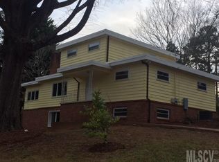 134 27th Avenue Dr NW, Hickory, NC 28601