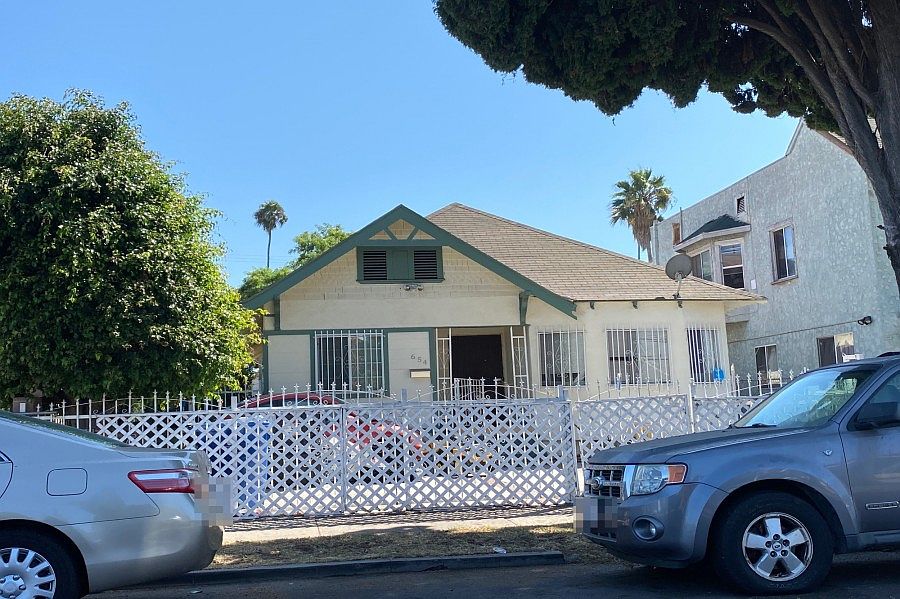 1st image of 654 W 61st St