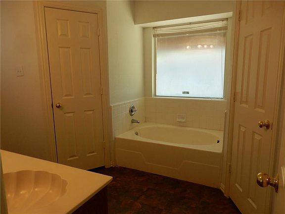 5th image of 3409 Tommy Hays Dr