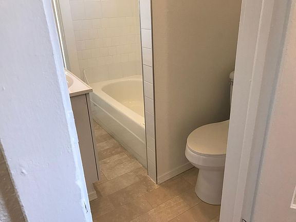 5th image of 4008 N Whitehouse St