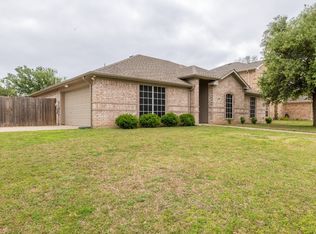 1005 Blue Gill Ln, Crowley, TX 76036