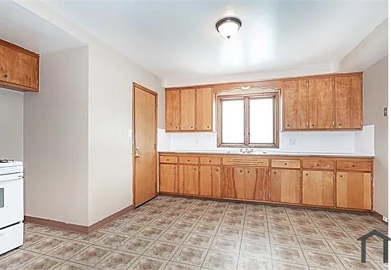 4633 Warner Rd #UP — Photo 9