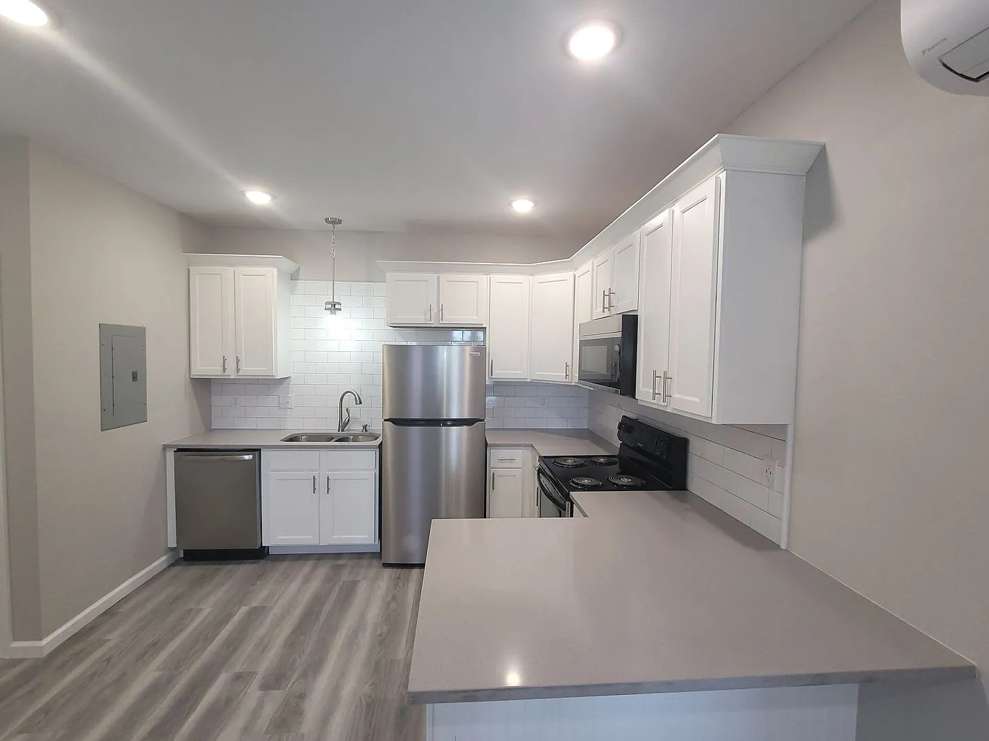 116 W. Main — Photo 3