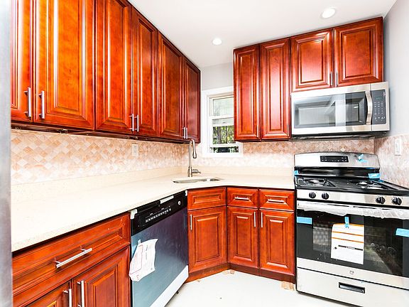 2nd image of 17917 Mathewson Ct