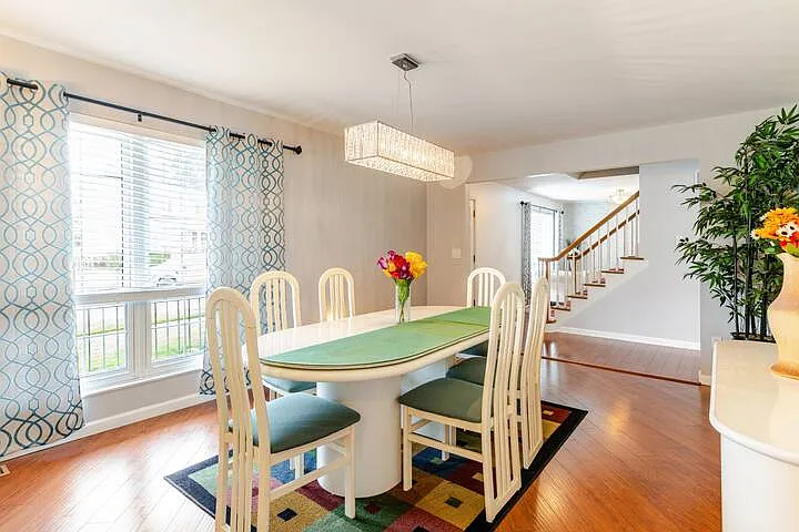 Duxbury Way — Photo 19