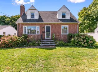6 Reynolds Ave, Branford, CT 06405