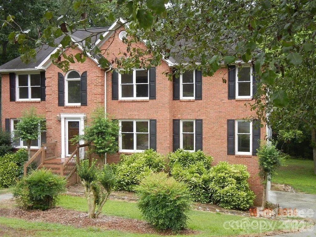Building Photo - 3800 Oldfield Rd