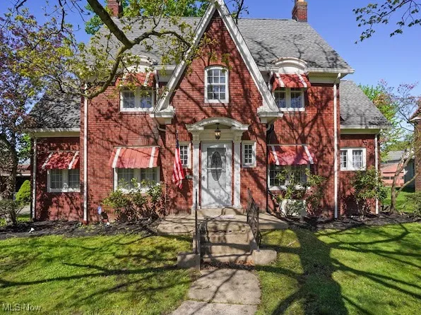 181 Roselawn Ave NE, Warren, OH 44483