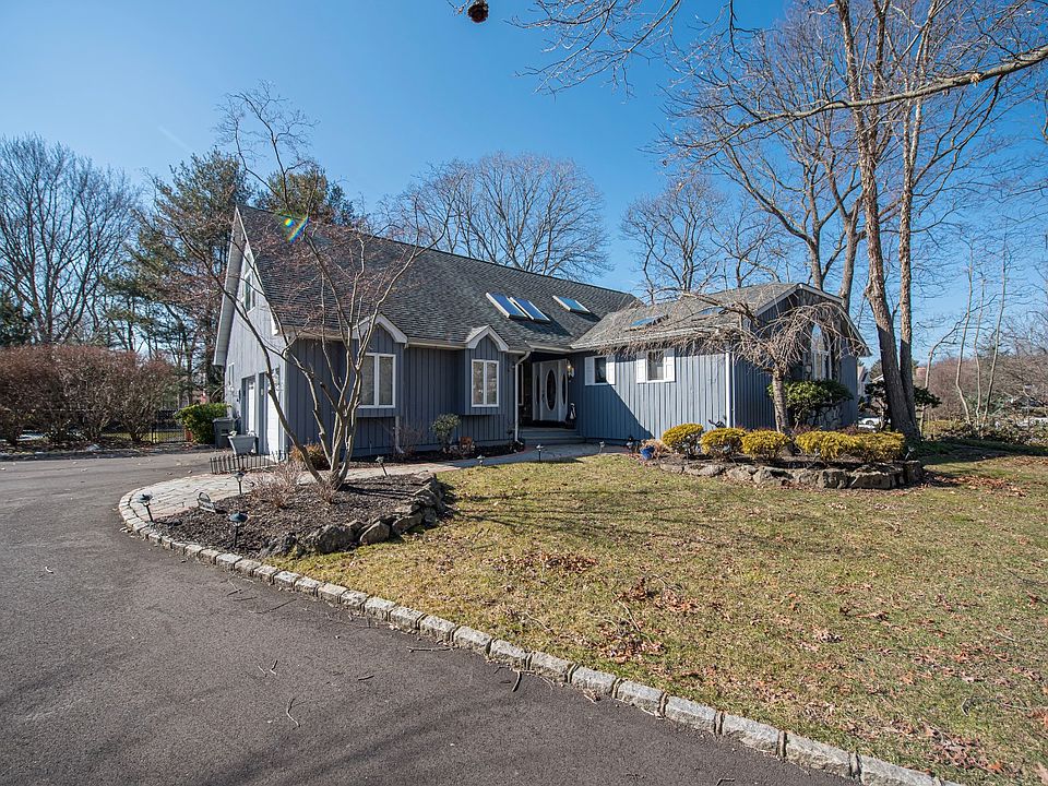 1st image of 50 King Arthurs Ct N