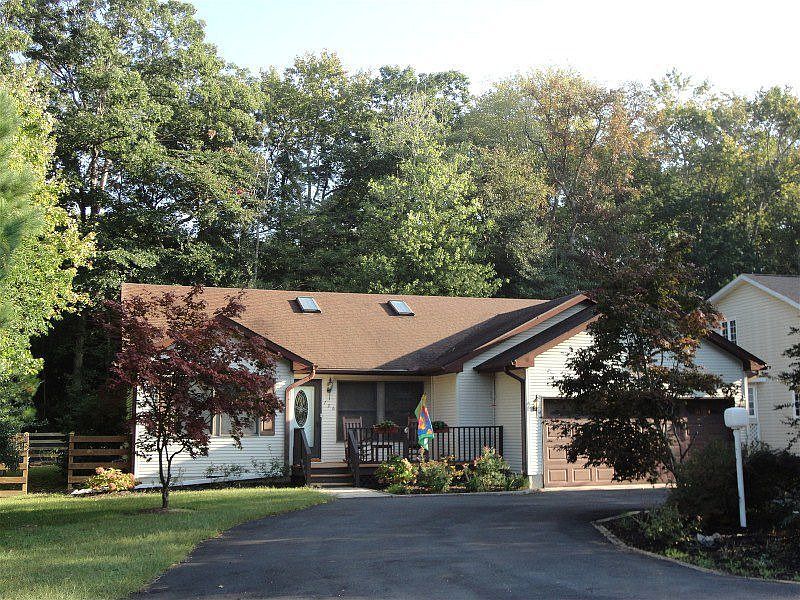 1st image of 726 Fox Tail Dr